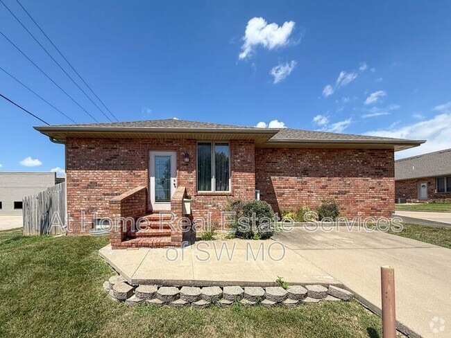 Building Photo - 5575 N 17th St Rental