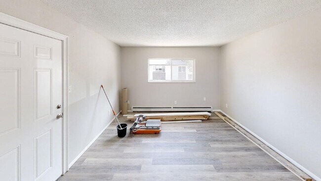 Photo - 2925 Straus Ln