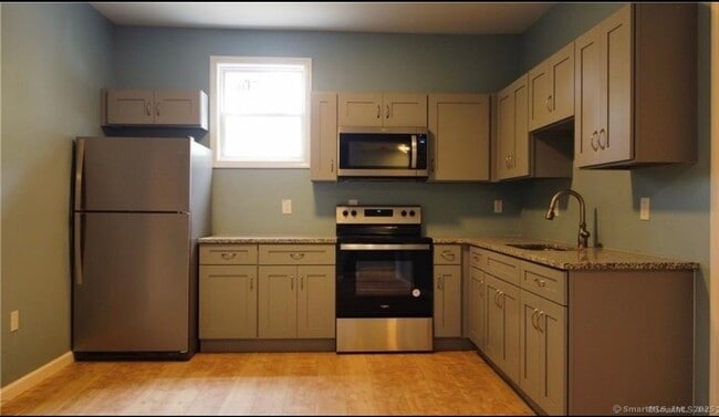 Photo - 33 Center St Unit 2nd Floor