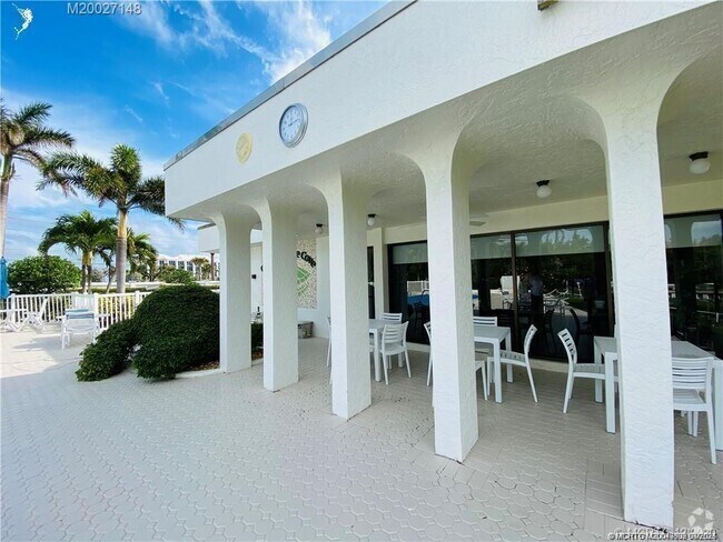 Building Photo - 3792 NE Ocean Blvd Unit 103 Rental