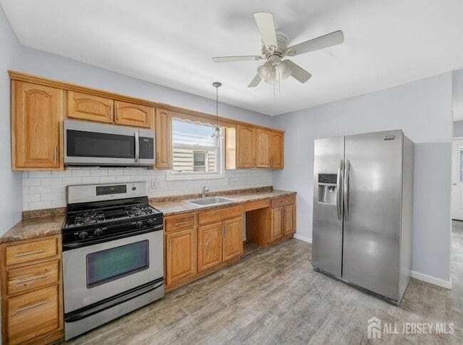 Photo - 125 Lowell St Unit 1st