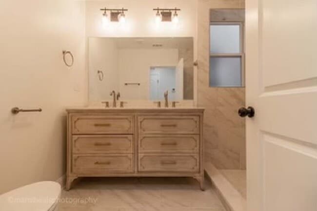 Photo - 6117 S Champlain Ave Unit 2