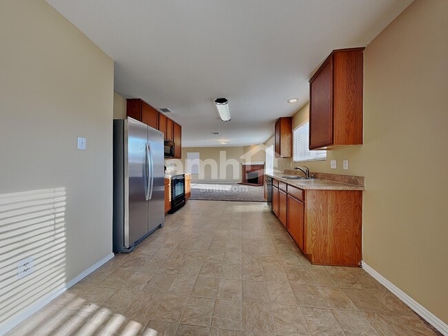 Photo - 937 Iona Dr