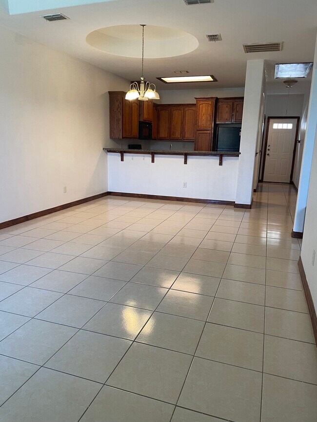 Living Room - 3043 Scotland Dr Apartamentos Unidad 2