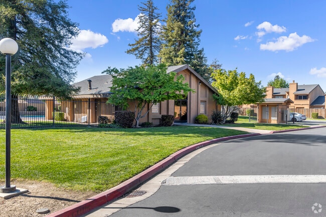 Primary view - The Villas at Creekside Apartments