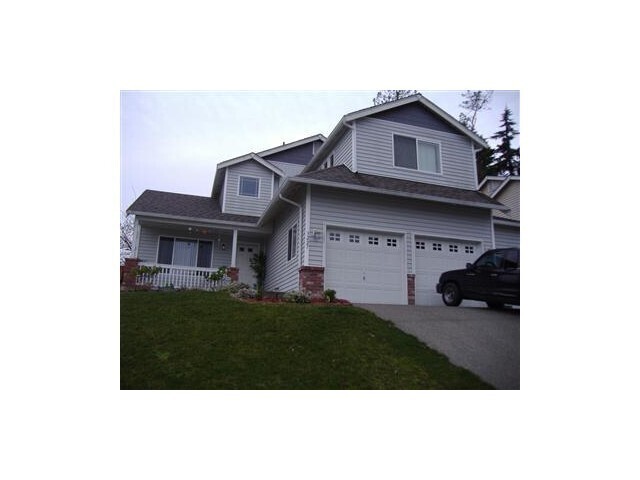 Building Photo - 4 Bedroom 2.5 Bath plus Bonus Room in East... Rental