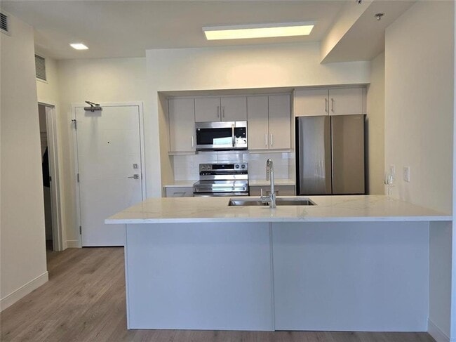 Photo - 635 Ballantrae Dr Unité 302