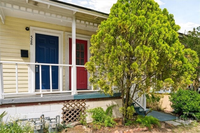 Photo - 530 E Gordon Ln Townhome