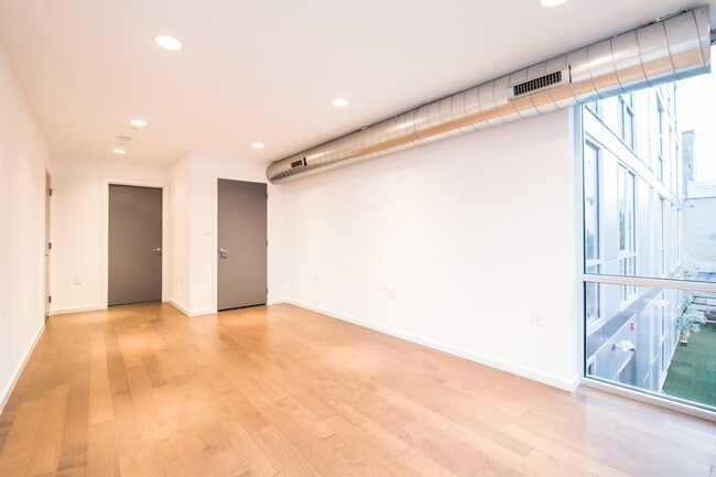 Building Photo - 1444 N 7th St Unit 2