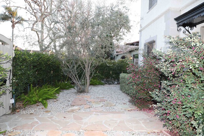 Photo - 1607 Stearns Dr Unidad 1607