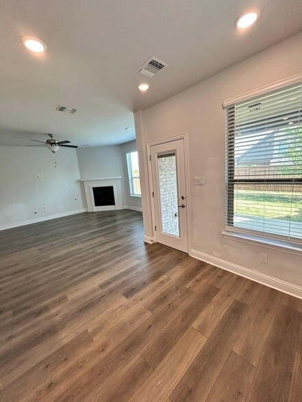 Photo - 1704 Dunbrook Rd