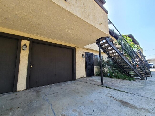 Building Photo - 318 N Nicholson Ave Unit #2