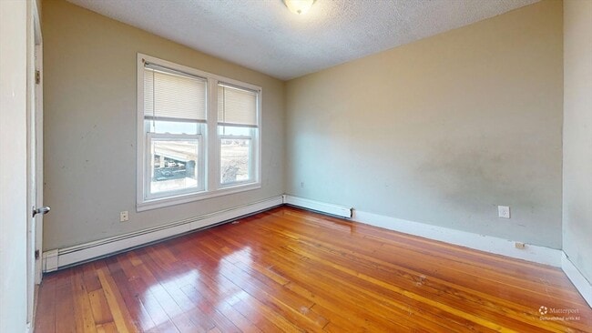 Photo - 280 McGrath Hwy Unit 3