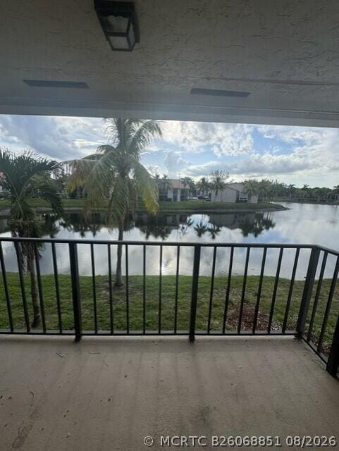 Building Photo - 1495 Lake Crystal Dr Unit G