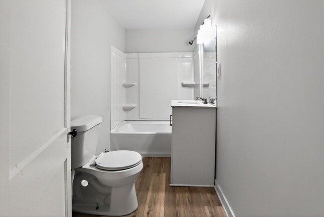 Photo - 184 Greenfield Ave