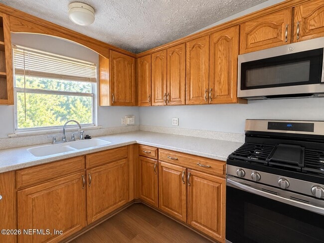 1011 Pheasant Dr