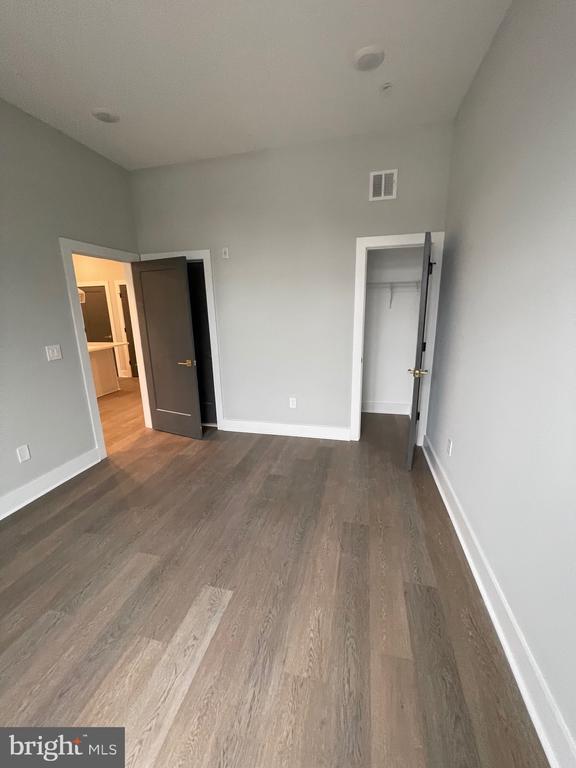 Photo - 5830 Henry Ave