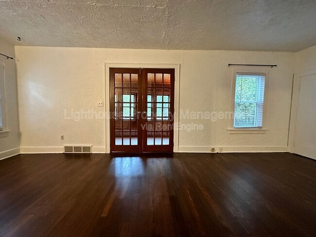 Photo - 722 N Gordon St