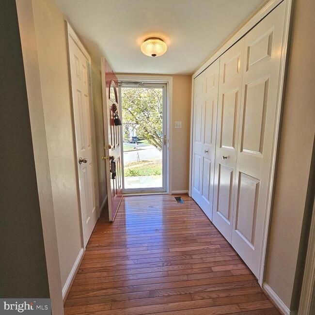 Photo - 6413 4 Oaks Ln