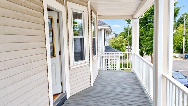 113 E Elm Ave