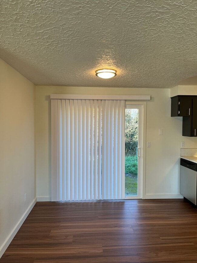 Photo - cap03 - NE 106th Unit 915 NE 106th Ave