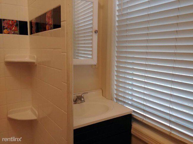 Photo - 982 N Randolph St