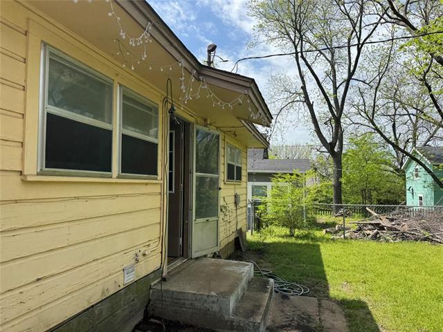 Photo - 221 W Monterey St