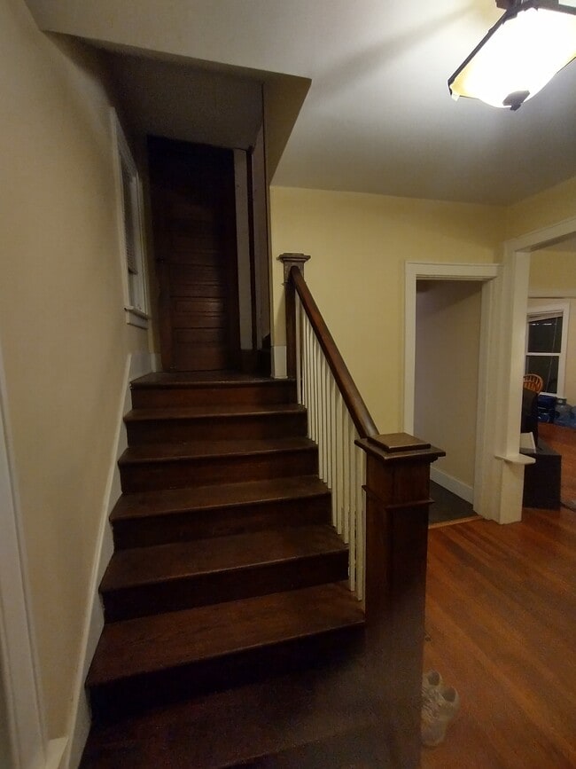 Photo - 145 Eastern Ave NE