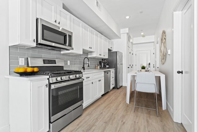 Photo - Oliva at Lower Mills Unidad 7