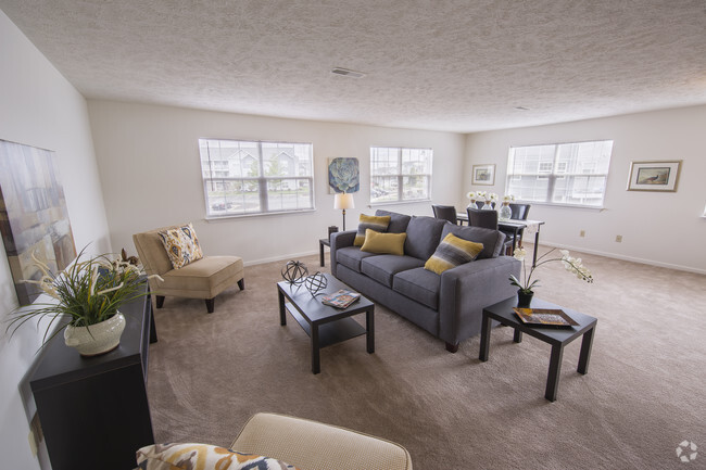 Look at these LARGE living spaces! - Silver Lake Hills Rental