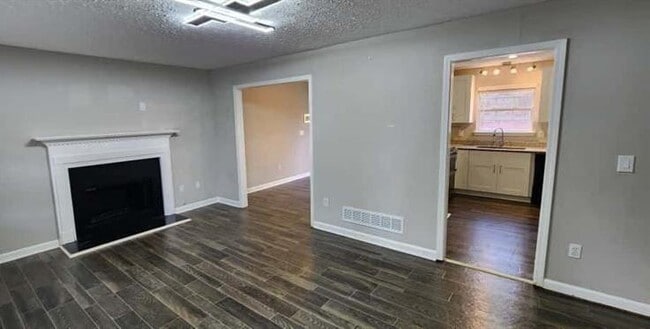 Photo - 4872 Lewis Rd