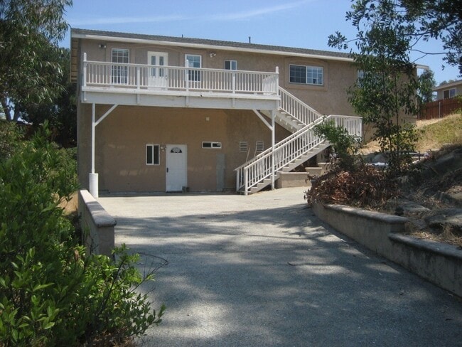 Building Photo - 7BD/3BA, Large Decks! Rental