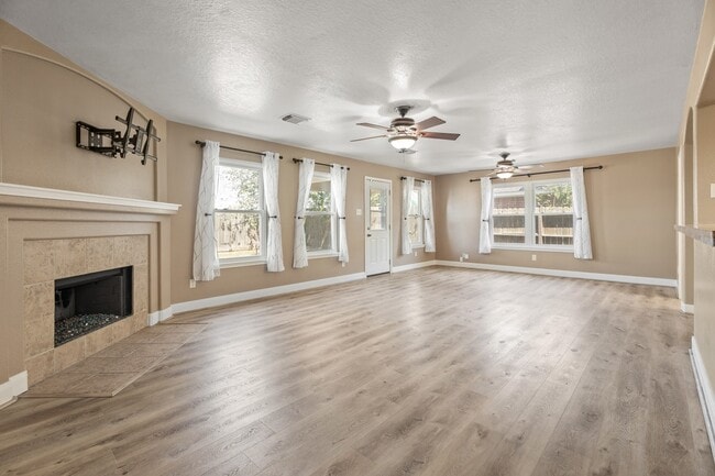 Photo - 5817 Vineyard Hill Dr