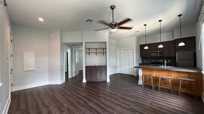 Photo - 6204 S Rocheblave St Unit 6204 B