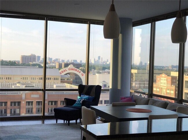 Photo - 270 17th St NW Unidad 1002