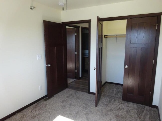 Photo - 615 McHugh Rd