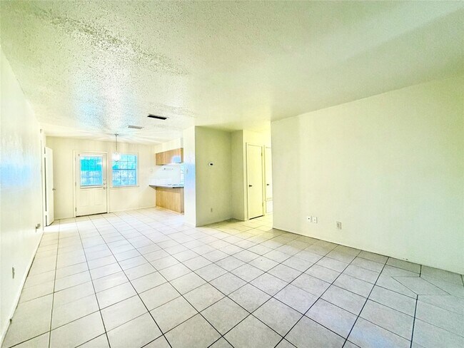 Photo - 504 Campbell Ln