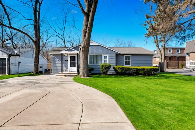 Photo - Newly Renovated Home - Steps Away from KU Med Unidad 3906 Booth