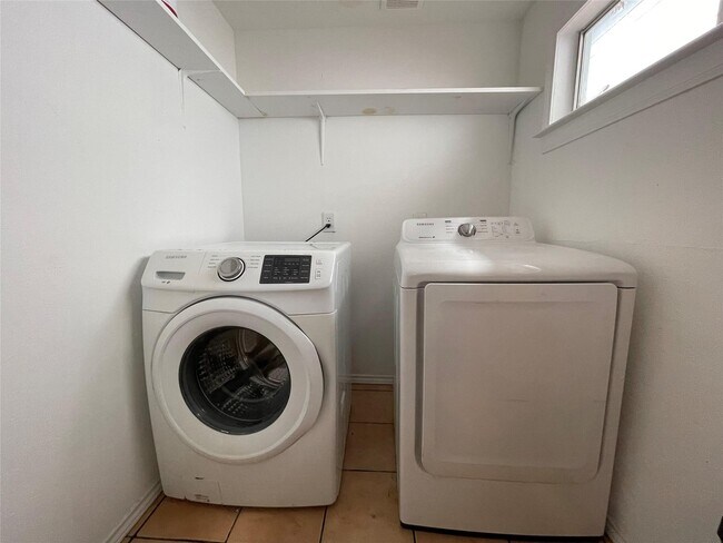 Photo - 4808 Michaux St