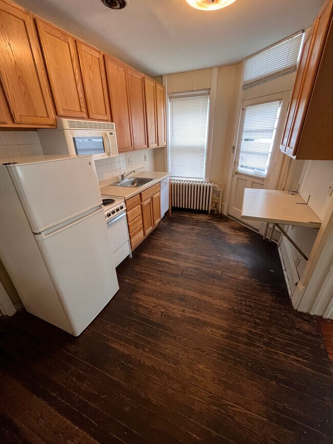137 E Gorham St Unit 5