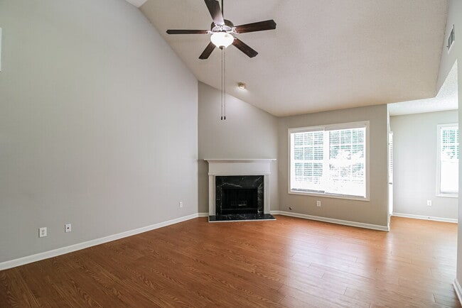 Photo - 128 Paxton Pl