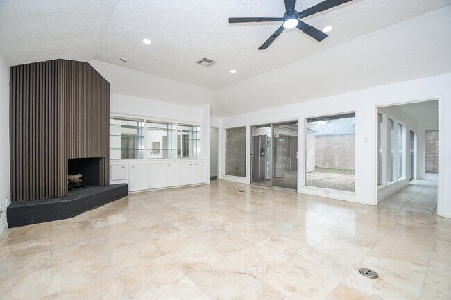 Photo - 7822 Albin Ln