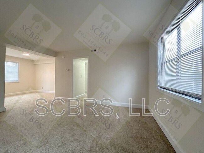 Photo - 225 Myron Cir