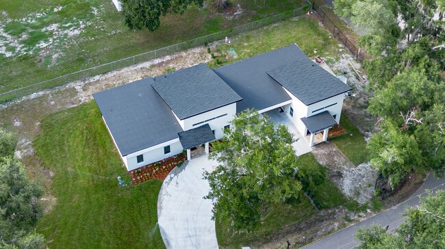 Photo - 2902 Robinson Rd