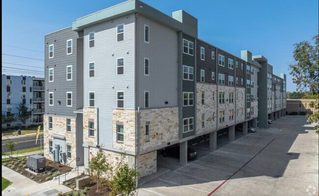 Photo - 1200 W Koenig Ln