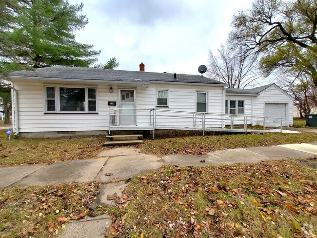 Building Photo - FOR RENT- Three Bed on Anita St near Allen... Rental