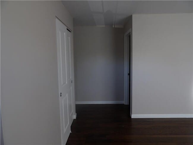 Photo - 122 Tracy Ln