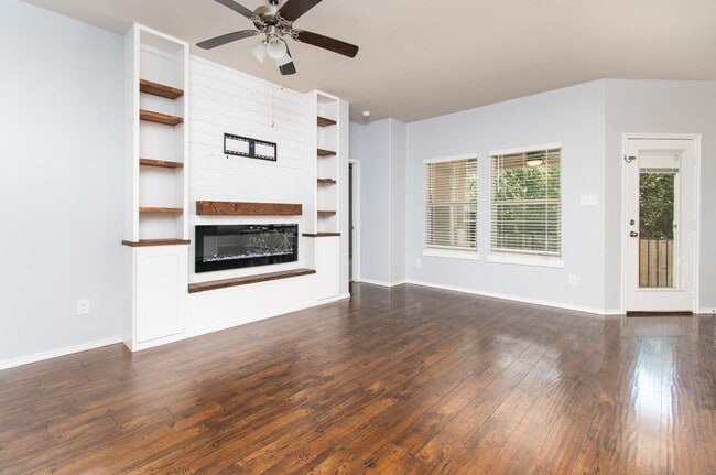 Photo - 4831 Rosaline Dr