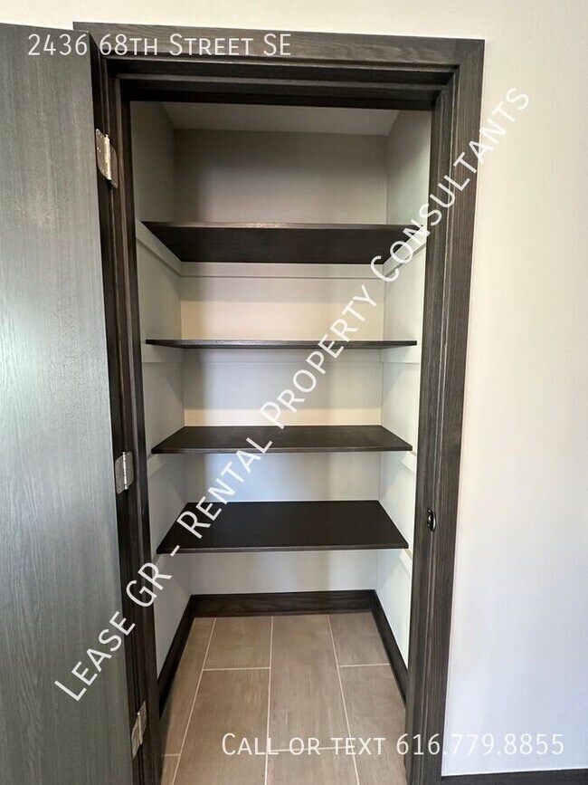 New 4 Bedroom Duplex in Caledonia! Apartment Caledonia, MI