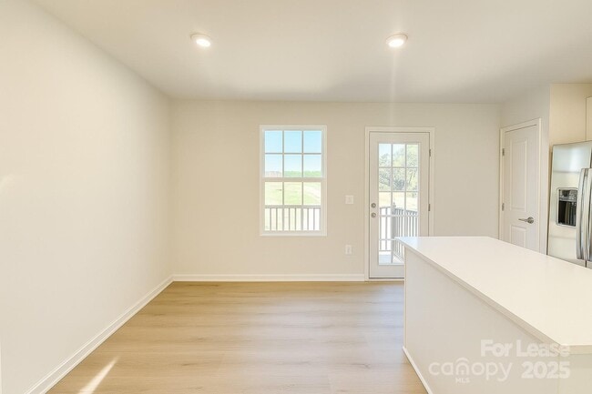 Photo - 8025 District Dr